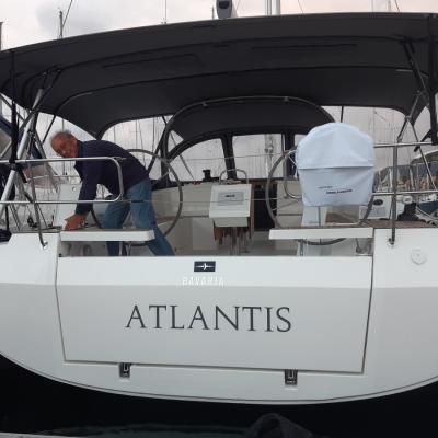 Atlantis E William In Banchina